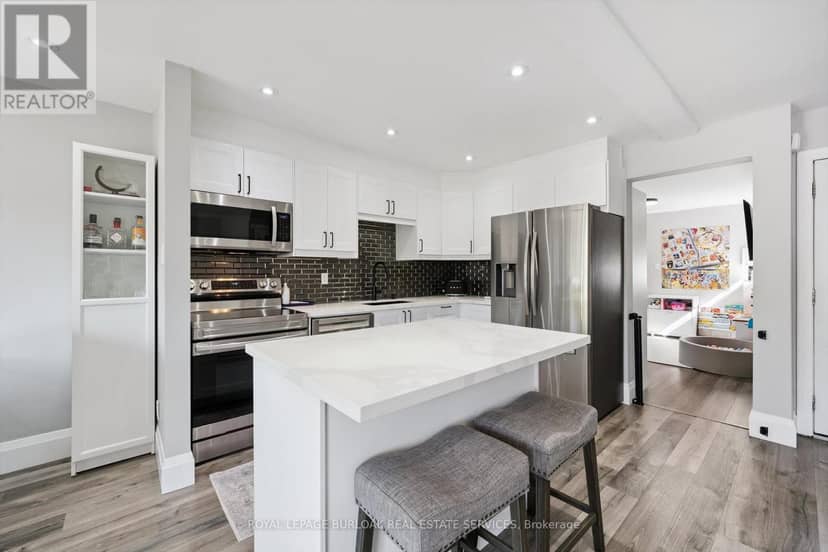 2152 Pelee Boulevard — photo 12 of 38