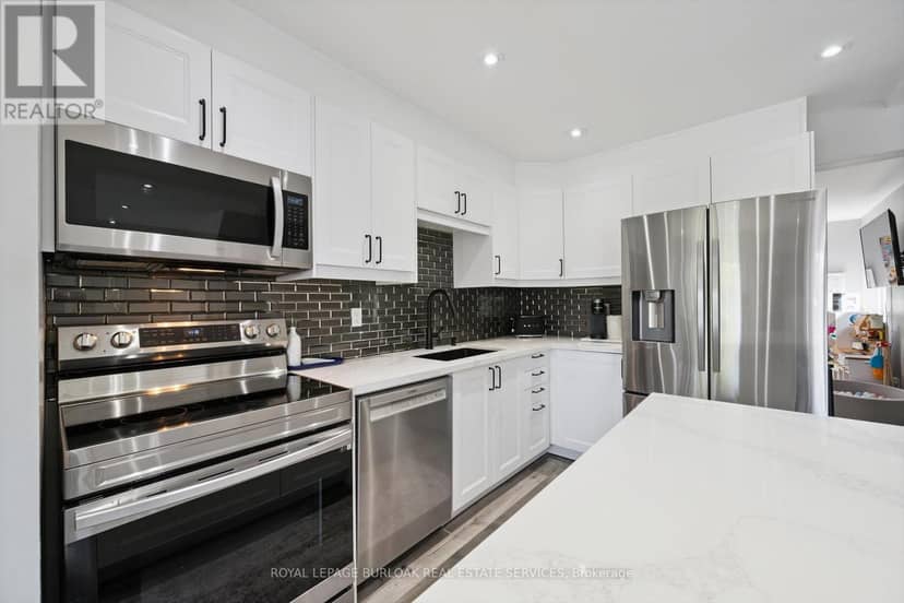 2152 Pelee Boulevard — photo 13 of 38