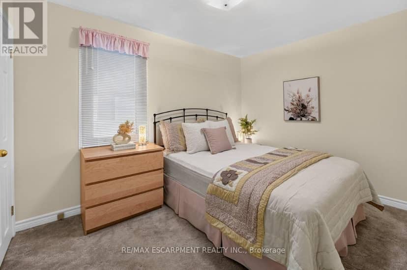 23 Lakeview Avenue — photo 17 of 34