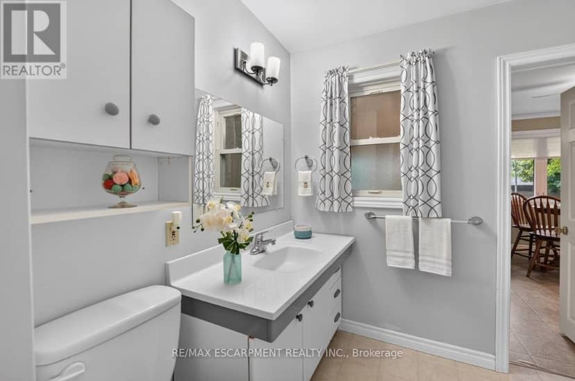 23 Lakeview Avenue — photo 18 of 34