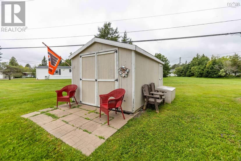 8 Lorne Crescent — photo 6 of 37