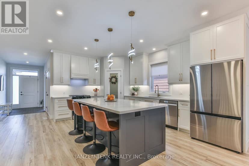 8 Charles Court — photo 11 of 40
