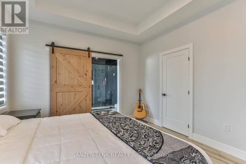 8 Charles Court — photo 26 of 40