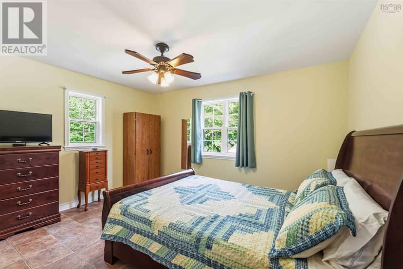 780 Lakeside Drive — photo 11 of 20