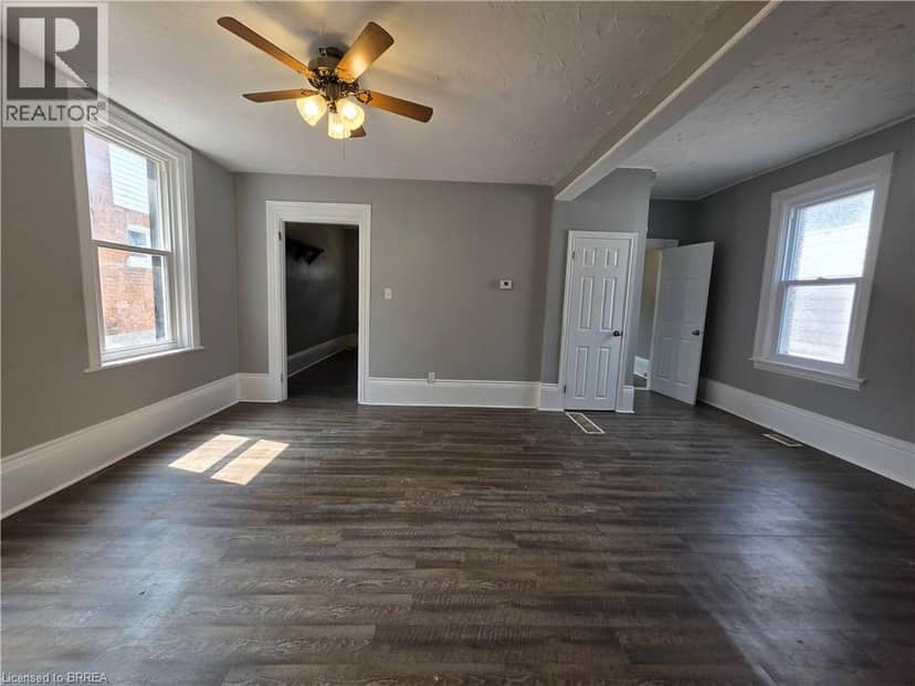 109 SYDENHAM Street — photo 7 of 30