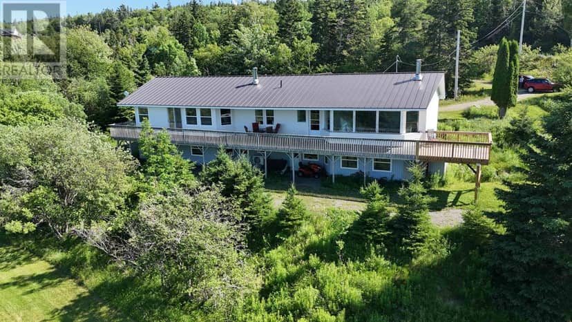 5877 West Bay Road, Roberta
