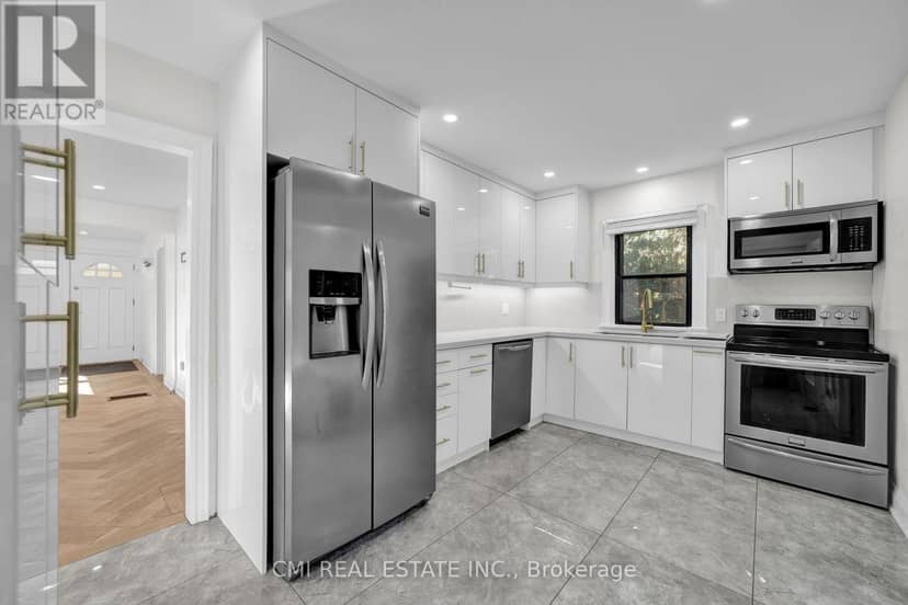 153 Clarence Street — photo 18 of 40