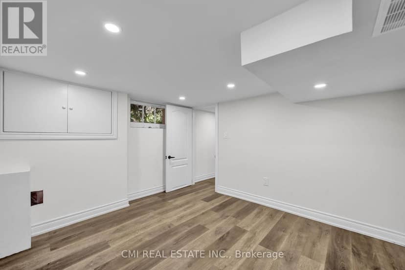 153 Clarence Street — photo 25 of 40