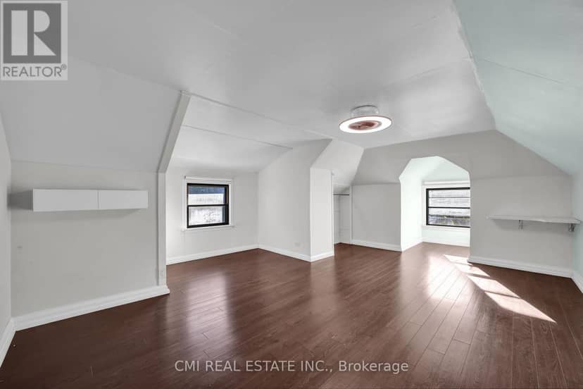 153 Clarence Street — photo 33 of 40