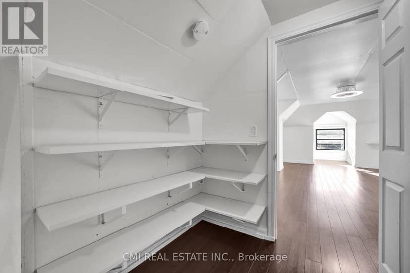 153 Clarence Street — photo 35 of 40