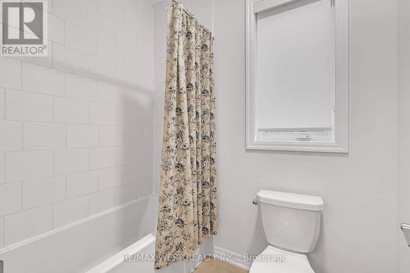 24 Hanton Crescent — photo 31 of 40