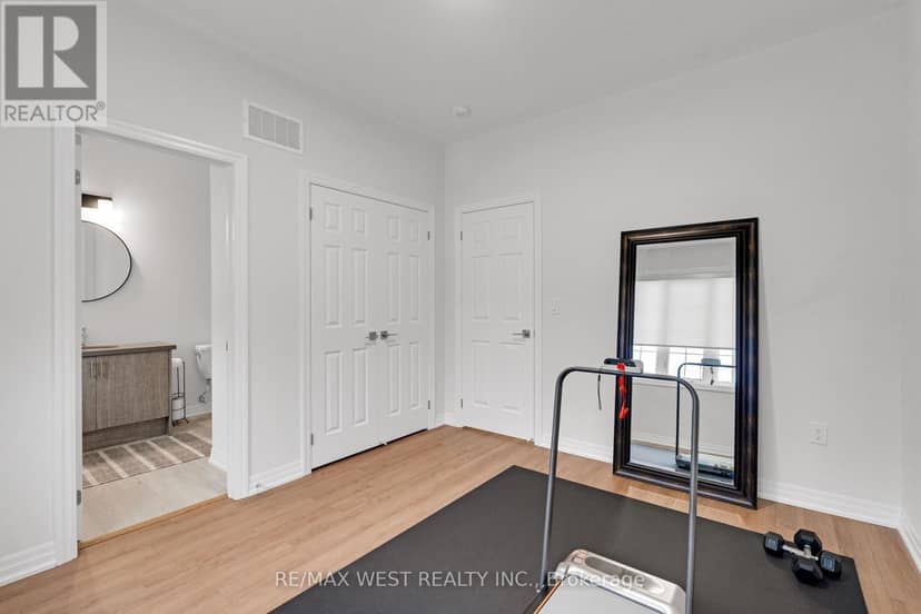 24 Hanton Crescent — photo 35 of 40