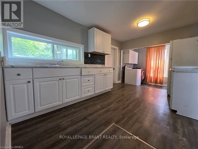 109 Sydenham Street — photo 9 of 30