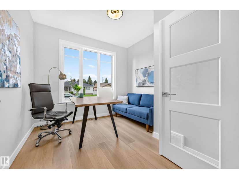 5604 105 AV NW — photo 13 of 40