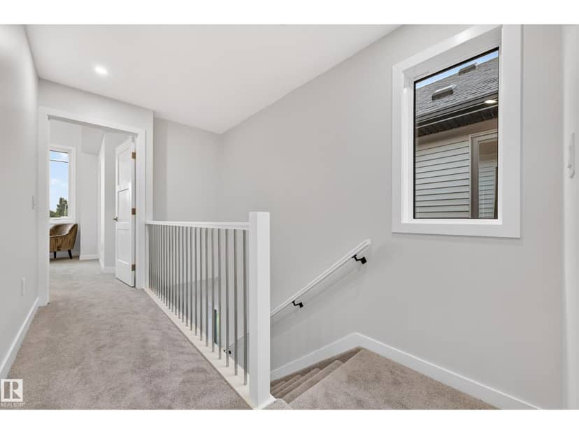 5604 105 AV NW — photo 28 of 40