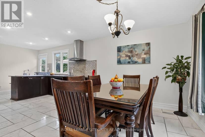 333 Charron Street — photo 10 of 40