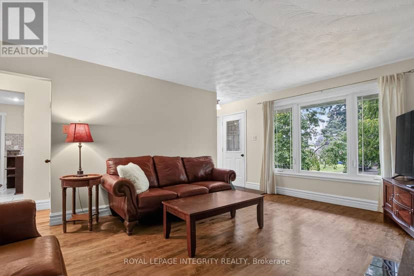 333 Charron Street — photo 4 of 40