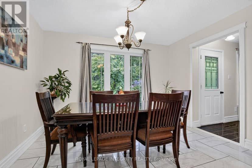 333 Charron Street — photo 9 of 40