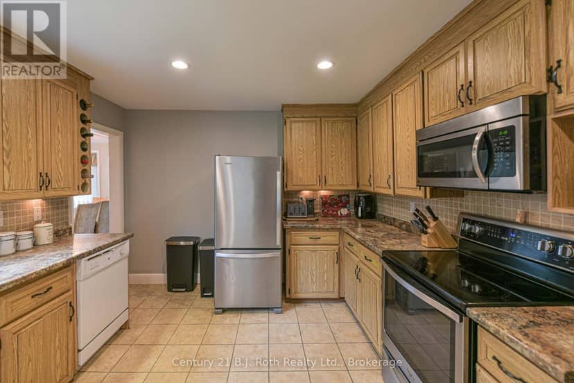 1028 Cowbell Lane — photo 34 of 40