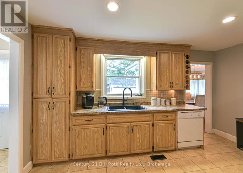 1028 Cowbell Lane — photo 36 of 40