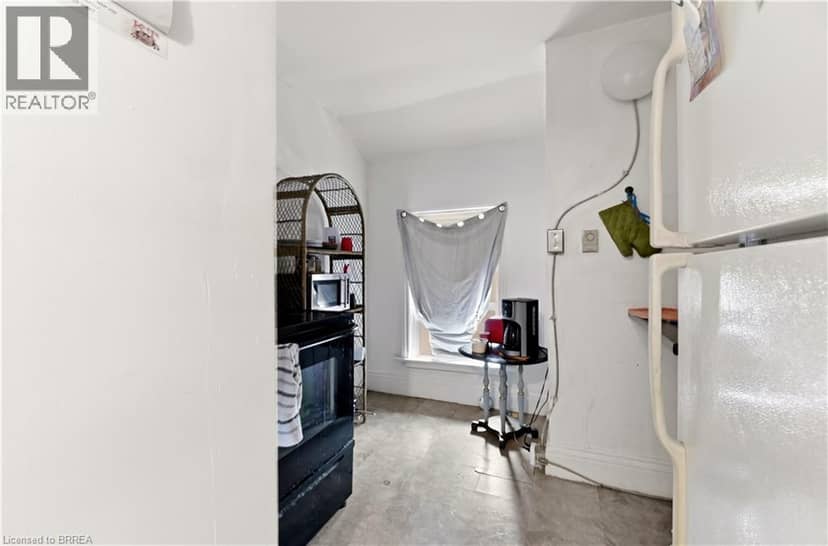13 USHER Street — photo 11 of 33