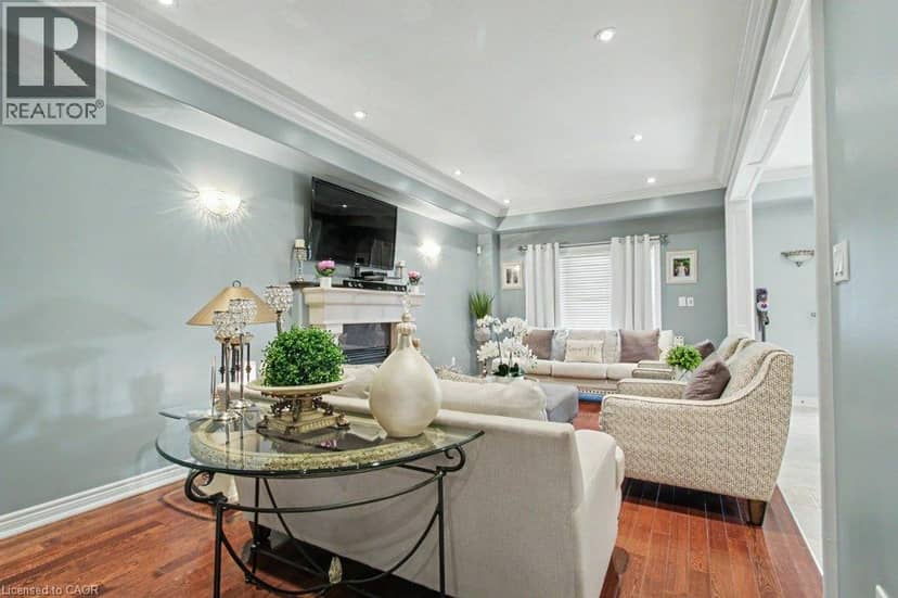 284 NORMANHURST Avenue — photo 17 of 40