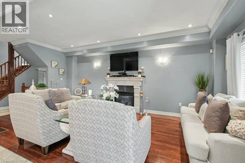 284 NORMANHURST Avenue — photo 18 of 40