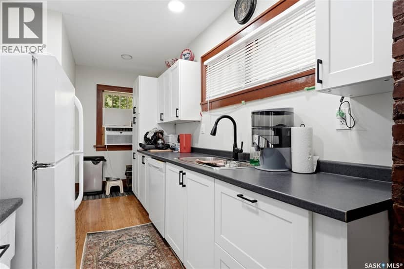 1555 Retallack STREET — photo 10 of 36