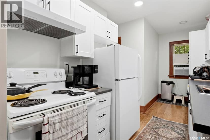 1555 Retallack STREET — photo 11 of 36