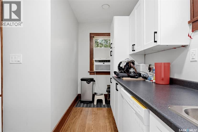 1555 Retallack STREET — photo 12 of 36