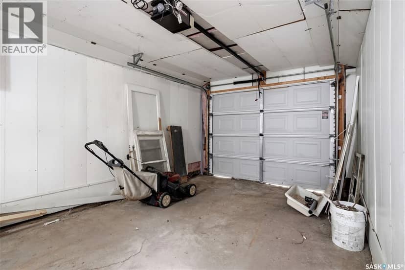 1555 Retallack STREET — photo 34 of 36