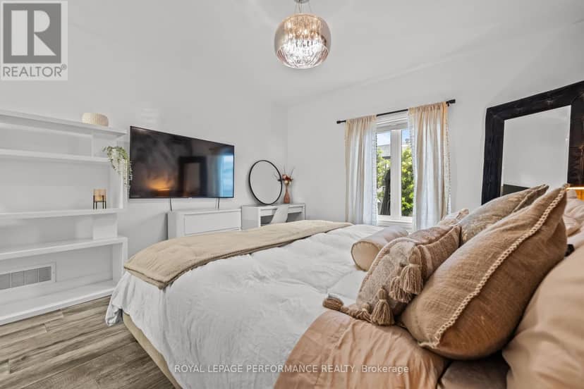 441 Bruges Street — photo 15 of 40