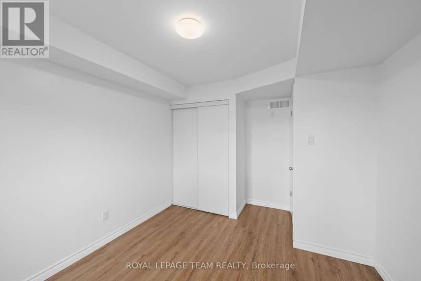 2 - 313 Cresthaven Drive — photo 32 of 40
