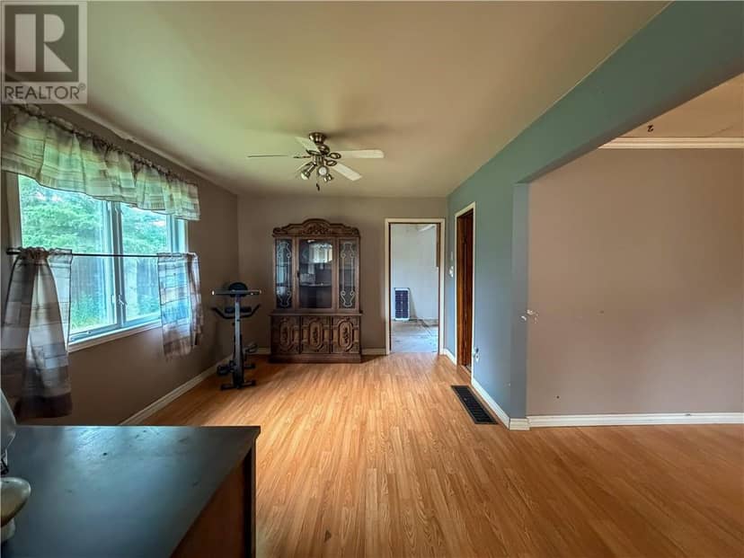 63 Larchmount — photo 10 of 12