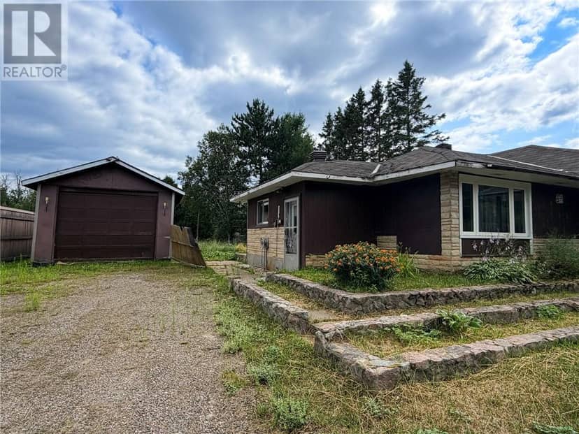 63 Larchmount, Chelmsford, photo 2