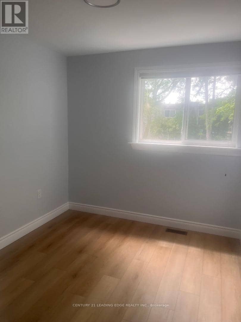 24 King Henrys Boulevard — photo 10 of 17