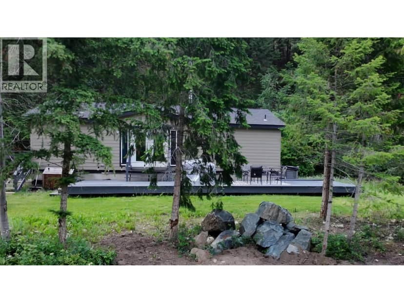 2385 Eva Road, Lee Creek