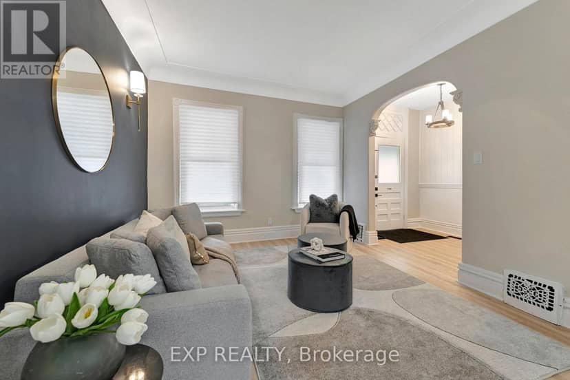 142 Sanford Avenue N, Hamilton, photo 8