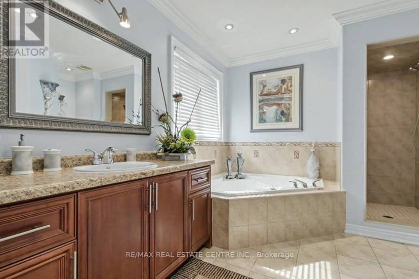 284 Normanhurst Avenue — photo 32 of 40