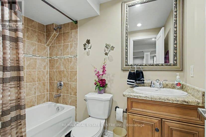 284 Normanhurst Avenue — photo 38 of 40