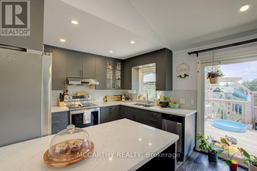 341 Victoria Street East Street E — photo 16 of 40
