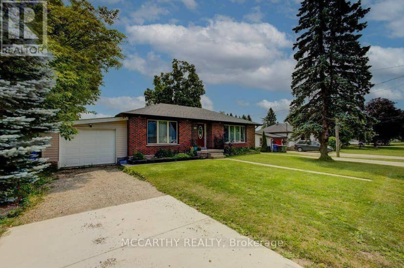 341 Victoria Street East Street E — photo 2 of 40