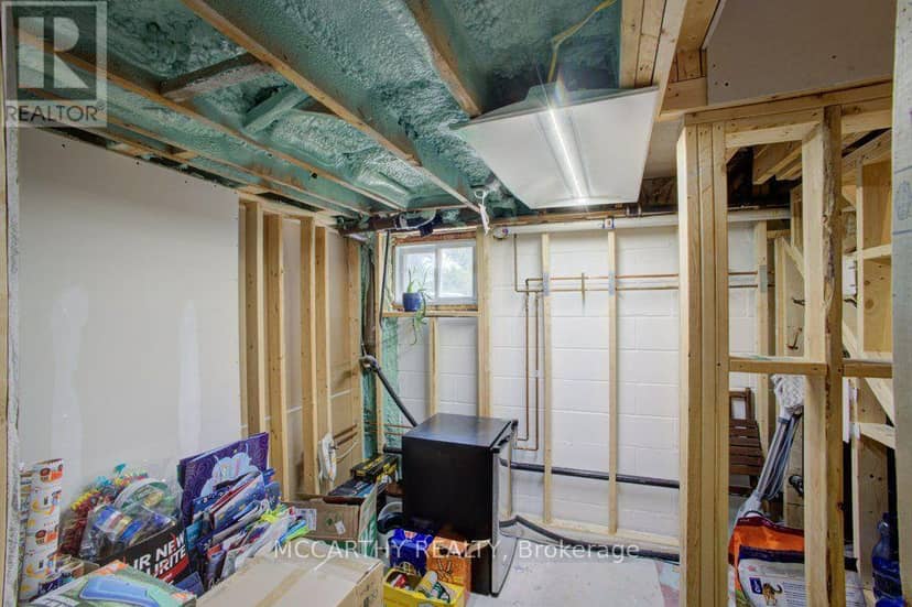 341 Victoria Street East Street E — photo 23 of 40