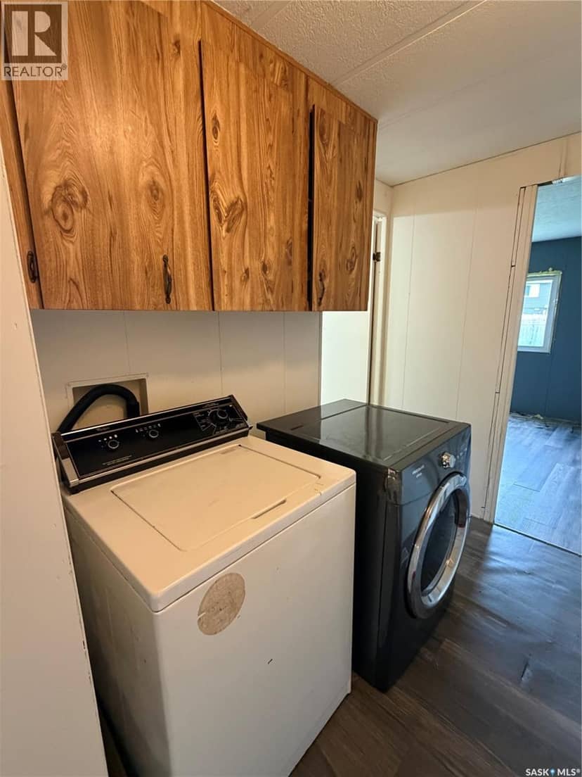 56 Clark CRESCENT — photo 8 of 17