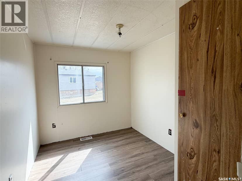 56 Clark CRESCENT — photo 10 of 17
