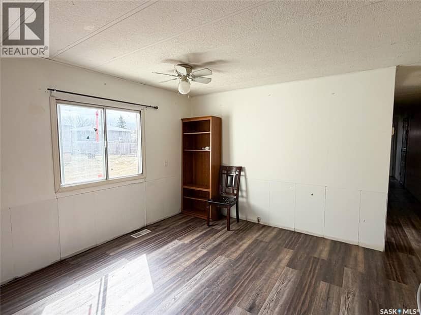 56 Clark CRESCENT — photo 5 of 17