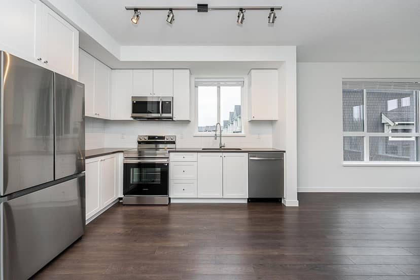 214 15738 85 AVENUE, Surrey