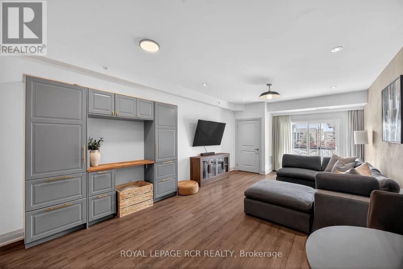 105 - 5 Greenwich Street — photo 1 of 29