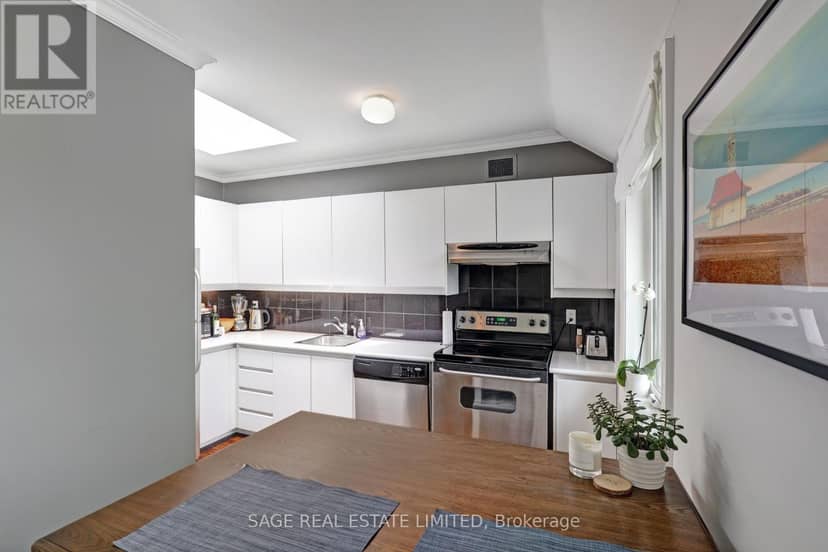 301 - 60 Kippendavie Avenue — photo 13 of 30
