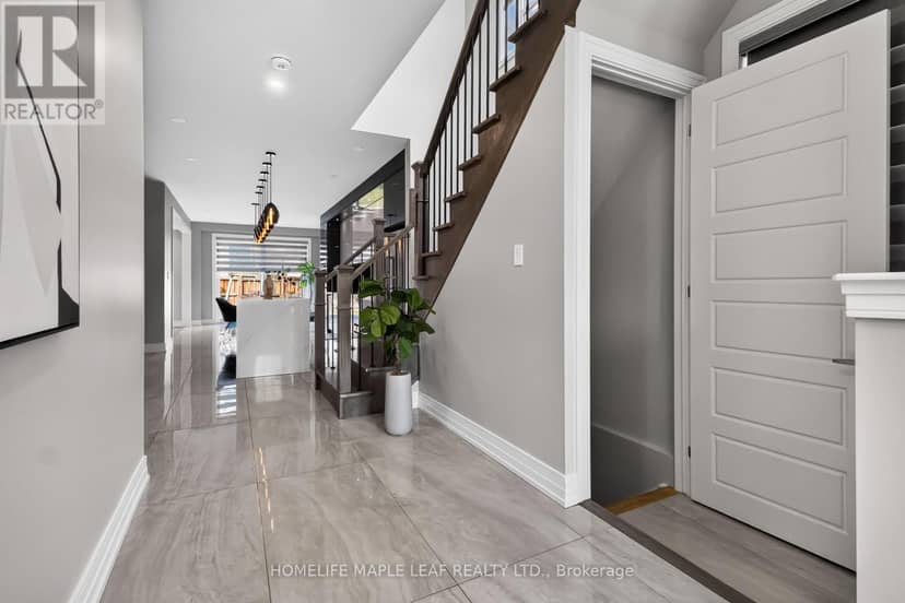 20 Wannamaker Crescent — photo 5 of 40